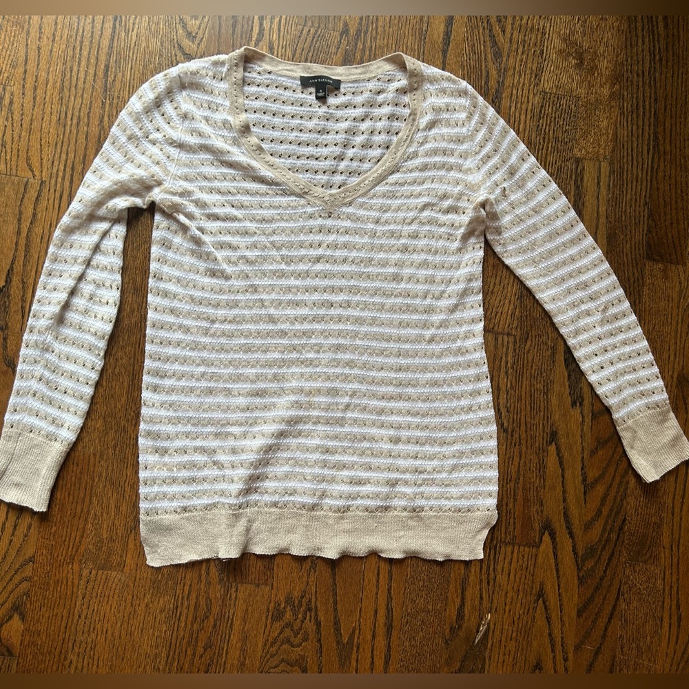 Ann Taylor neutral spring sweater small